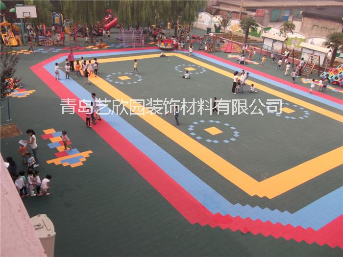 山東 塑膠拼裝地板供應(yīng)商_室外地膠幼兒園塑膠地板安裝價(jià)格