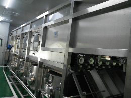 供應(yīng)用于娃哈哈桶裝水|*純凈水|農(nóng)夫山泉水的飲品1200桶裝水計量灌裝機