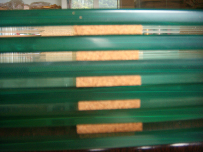 廠家供應(yīng) 玻璃隔離軟木墊 *