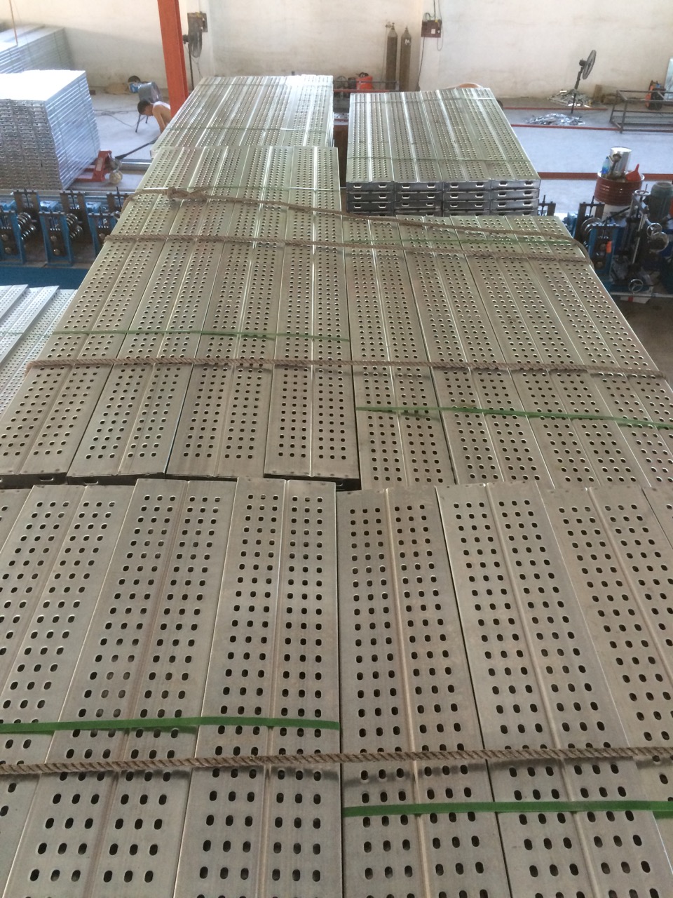 供應(yīng)用于腳手架踏板的廣東石化電廠核電站*鍍鋅鋼跳板 造船廠火電廠核電站*產(chǎn)品