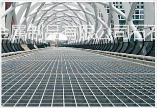 供應(yīng)用于安全防護(hù)踏步的溝蓋板踏步板不銹鋼鋼格板廠家直銷(xiāo)歡迎選購(gòu)