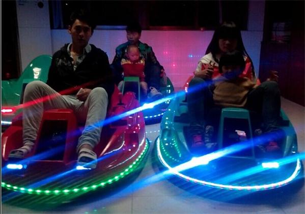 陜西廠家*飛碟碰碰車，雙人碰碰車