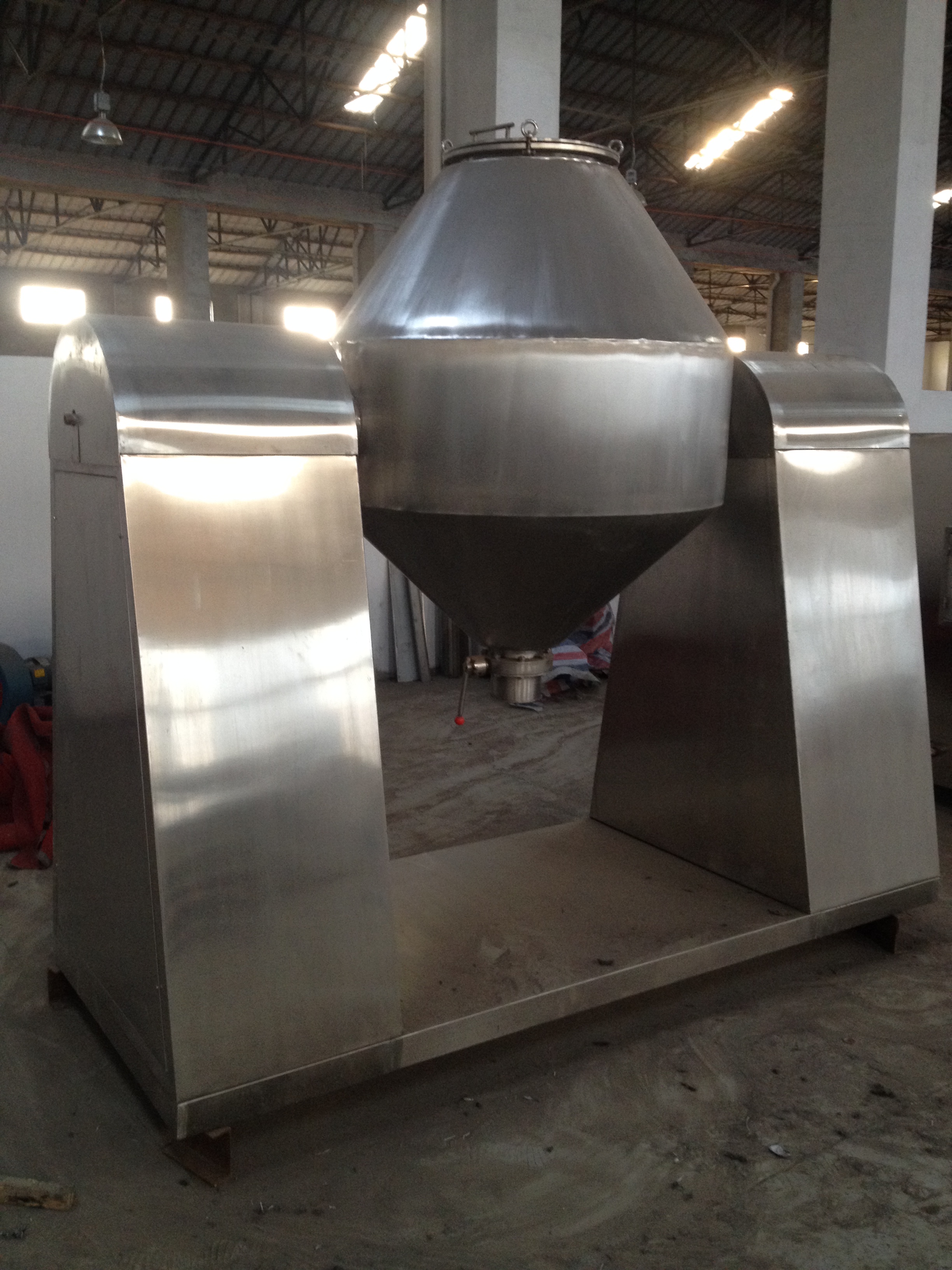 供應(yīng)雙錐真空回轉(zhuǎn)干燥機(jī)