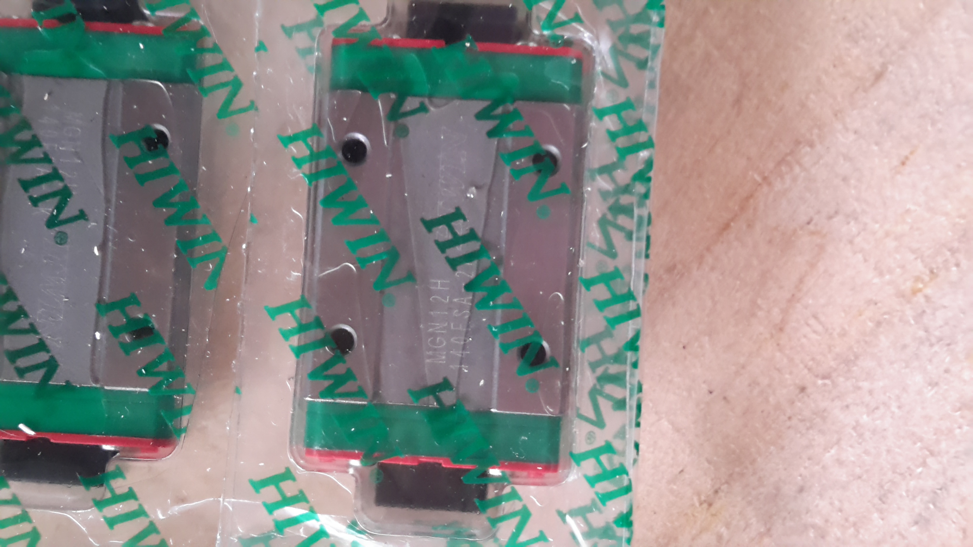 供應(yīng)用于 機(jī)械生產(chǎn)的MGN7H 滾柱滑塊現(xiàn)貨上銀線性導(dǎo)軌上銀線性導(dǎo)軌上銀芯邁公司