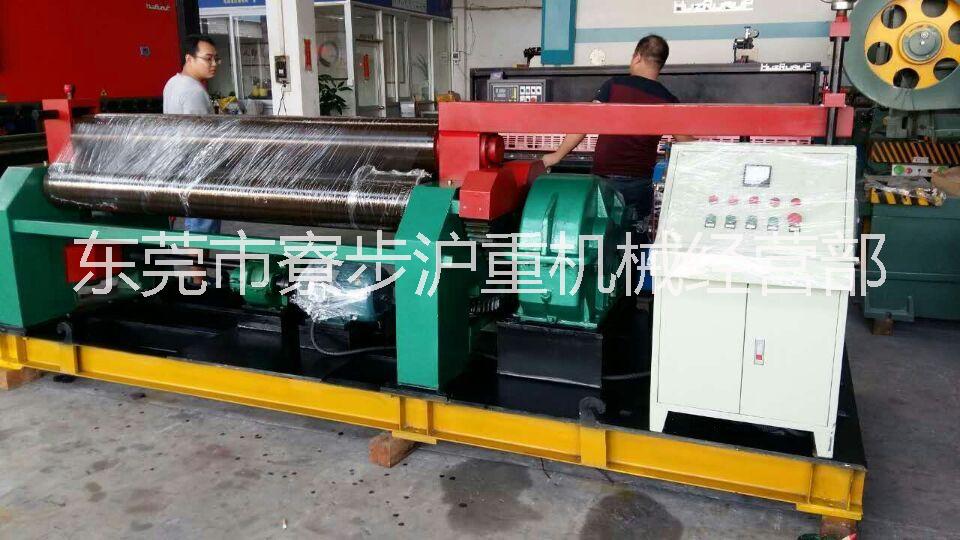 供應(yīng)深圳三輥卷板機(jī)   卷圓機(jī)   3X1600小型卷板機(jī)