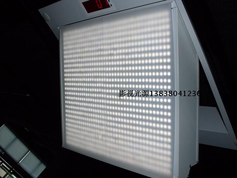 供應(yīng)GX-1500GSF多功能廳格柵燈演播室會(huì)議室內(nèi)嵌式LED電動(dòng)旋轉(zhuǎn)角度可調(diào)三基色柔光燈