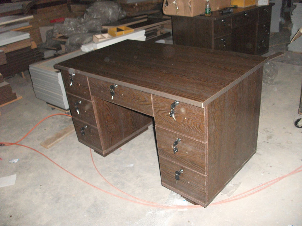 供應(yīng)東莞家具爆款黃橡電腦桌