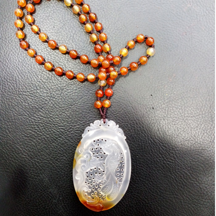 供應冰彩玉髓雕件玉髓掛件批發(fā)手工雕刻