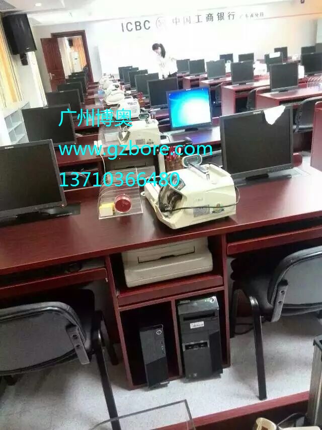 供應(yīng)多媒體電動(dòng)顯示器升降電腦桌