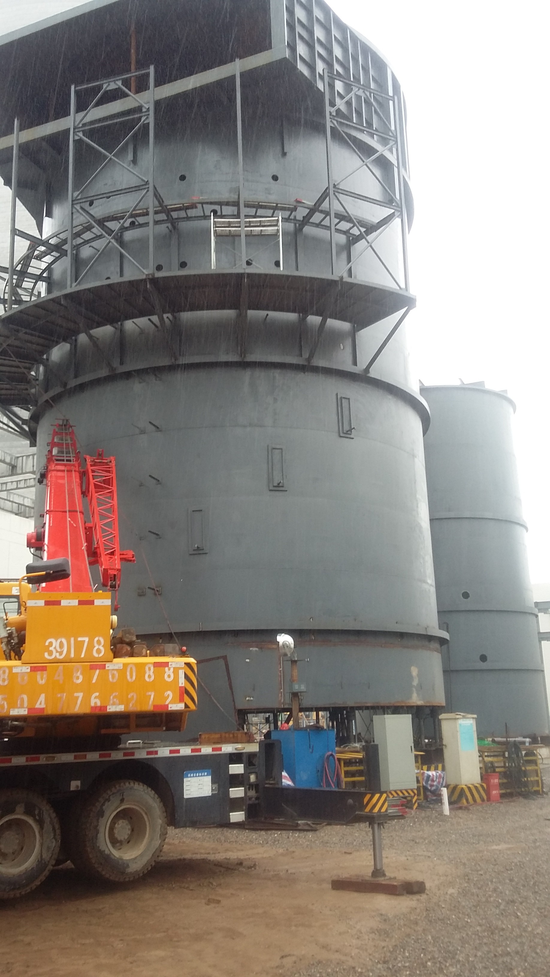 供應(yīng)儲(chǔ)罐倒裝設(shè)備|脫硫塔倒裝設(shè)備