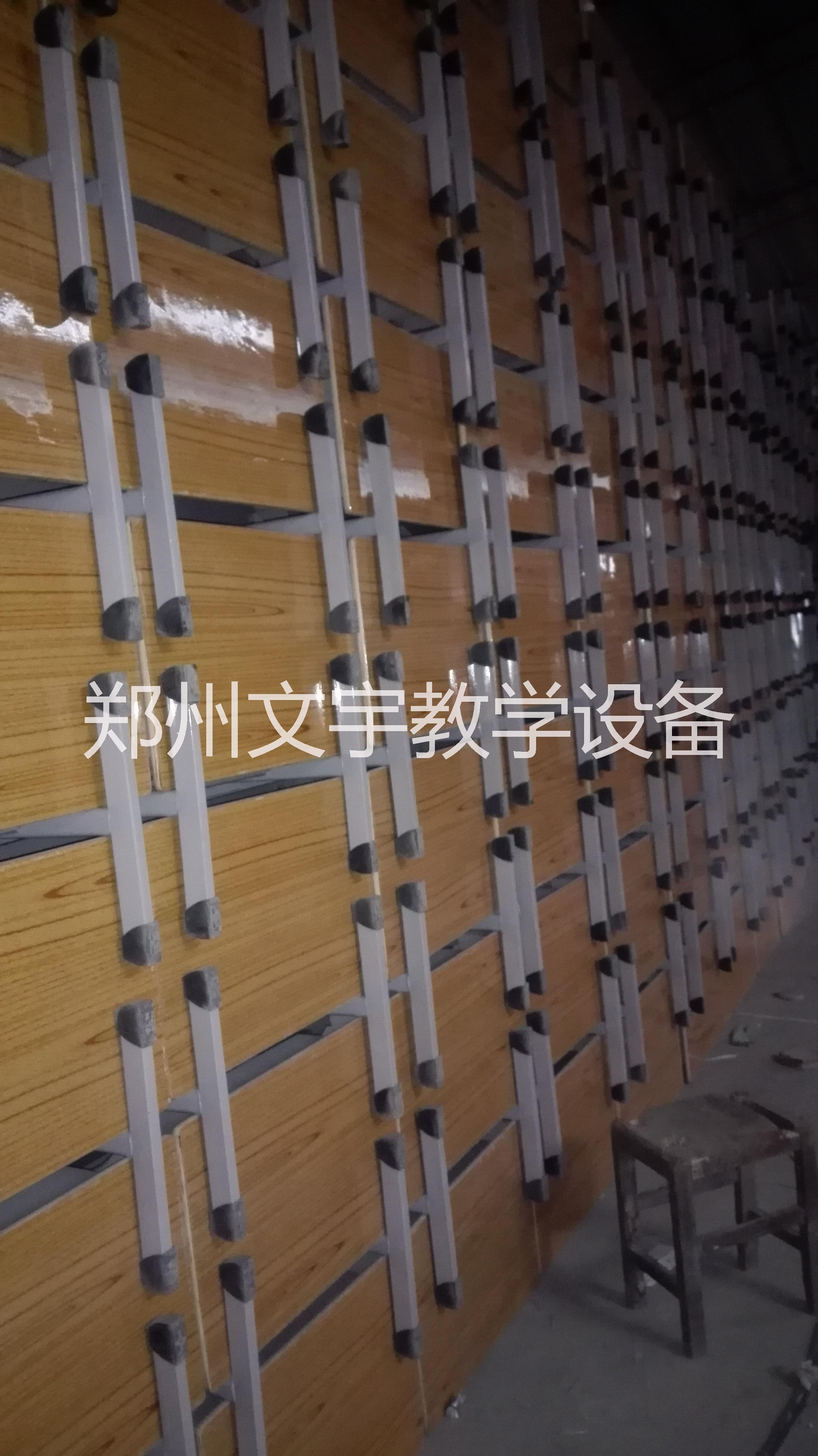 供應河南校用課桌椅，河南校用課桌椅廠家，河南校用課桌椅價格