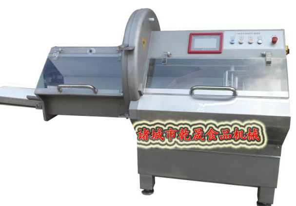 供應(yīng)諸城大型全自動砍排機(jī)生產(chǎn)廠家，凍肉類切排骨的機(jī)器價(jià)格，*節(jié)能環(huán)?？撑艡C(jī)制造商