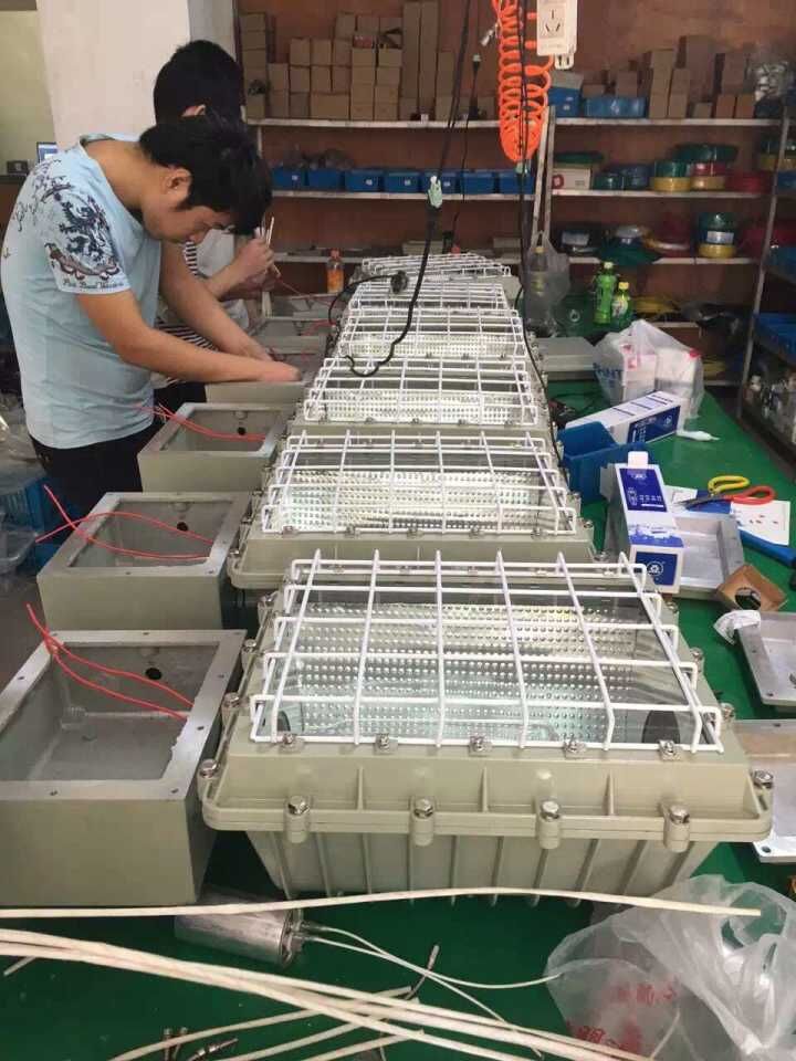 供應(yīng)上海市奉賢區(qū)1000瓦防爆泛光燈特價(jià) 金山區(qū)防爆泛光燈定制