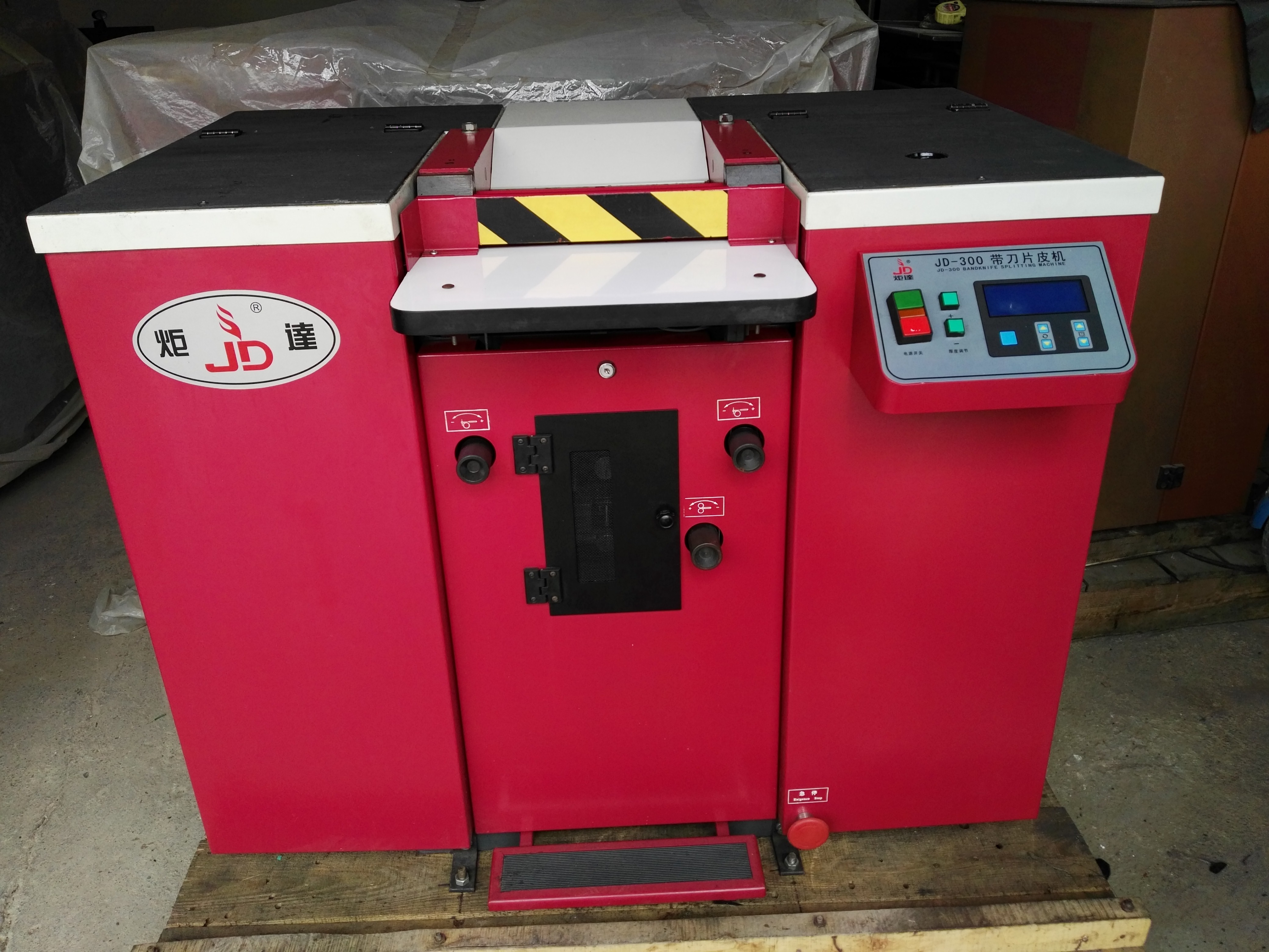 供應(yīng)河南全新片皮機(jī)廠家報(bào)價(jià)。皮帶片皮