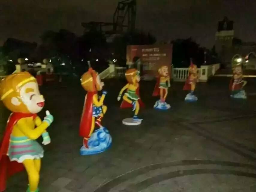 供應(yīng)鶴壁猴子雕塑模型卡通玻璃鋼租售