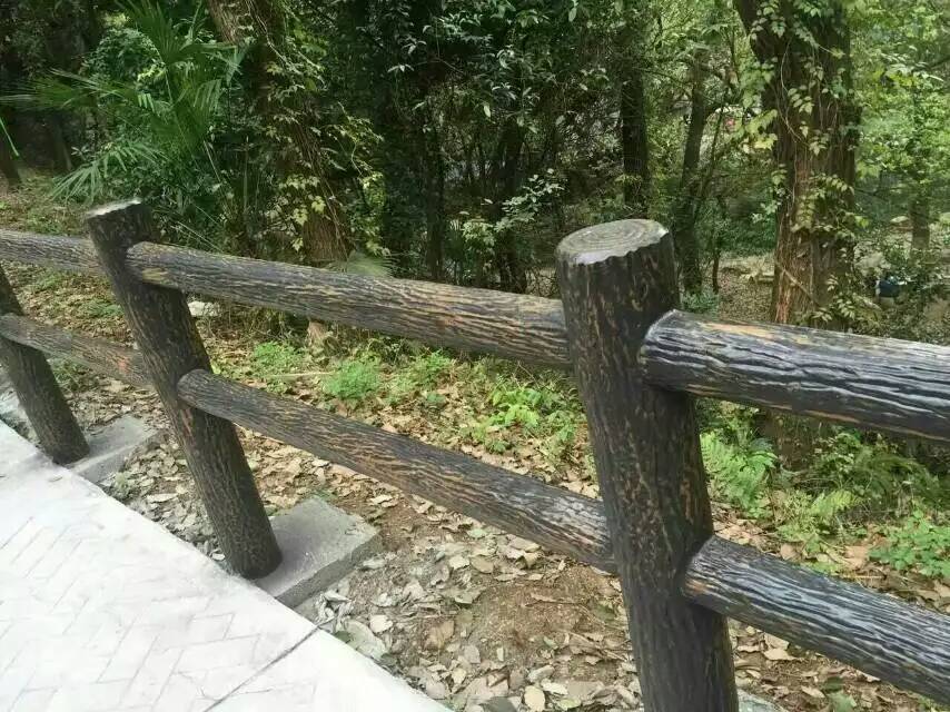 供應(yīng)用于園林景觀|河堤橋梁的預(yù)制水泥仿木河堤護(hù)欄