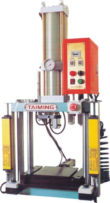 供應上海增壓壓床氣動壓床，XTM-102氣動壓力機，蘇州氣壓機