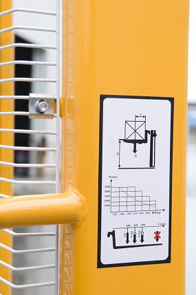 供應(yīng)手動堆高車批發(fā)  手動液壓叉車 手動堆垛車 升降機