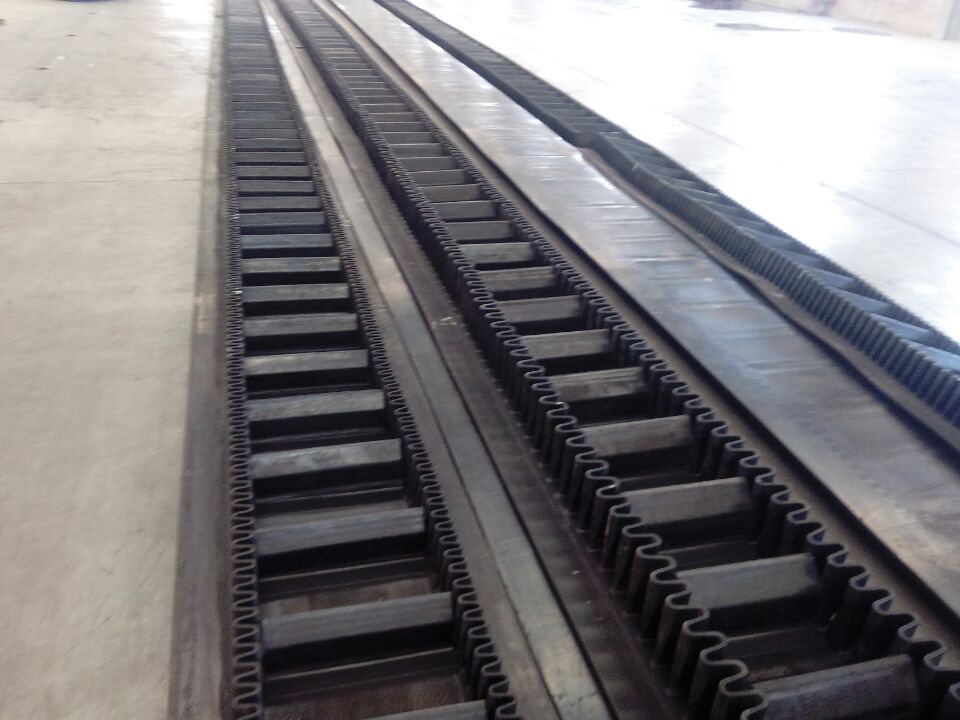 供應(yīng)大傾角波狀擋邊輸送帶