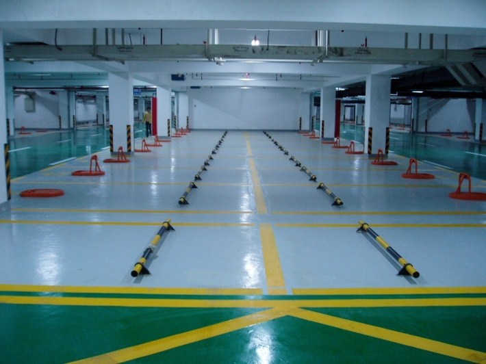 停車場的U型擋輪桿/U型護(hù)欄/U型防撞欄/停車場反光車位桿/交通設(shè)施U型護(hù)欄擋輪桿廠家U型擋輪桿、停車位防撞欄、擋車桿