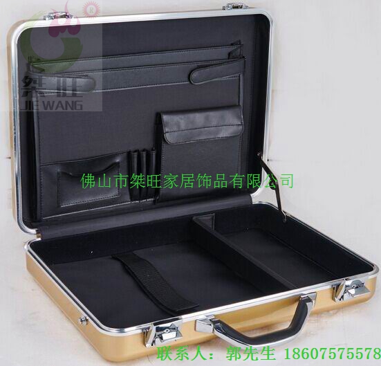 供應(yīng)*鋁鎂合金手提*箱、全鋁制*箱、商務(wù)手提*箱、手提密碼*箱、手提工具箱