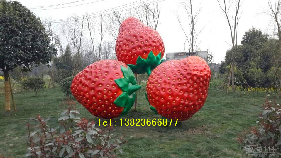 供應(yīng)用于戶外景觀的玻璃鋼水果草莓雕塑 玻璃鋼水果雕塑