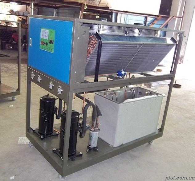 廠家供應水冷螺桿式冷水機 質(zhì)保一年