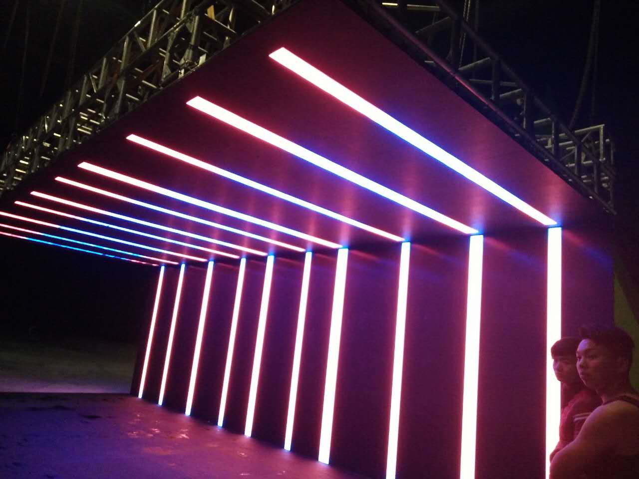 供應(yīng)用于的上海晚會(huì)桁架背景板搭建  le