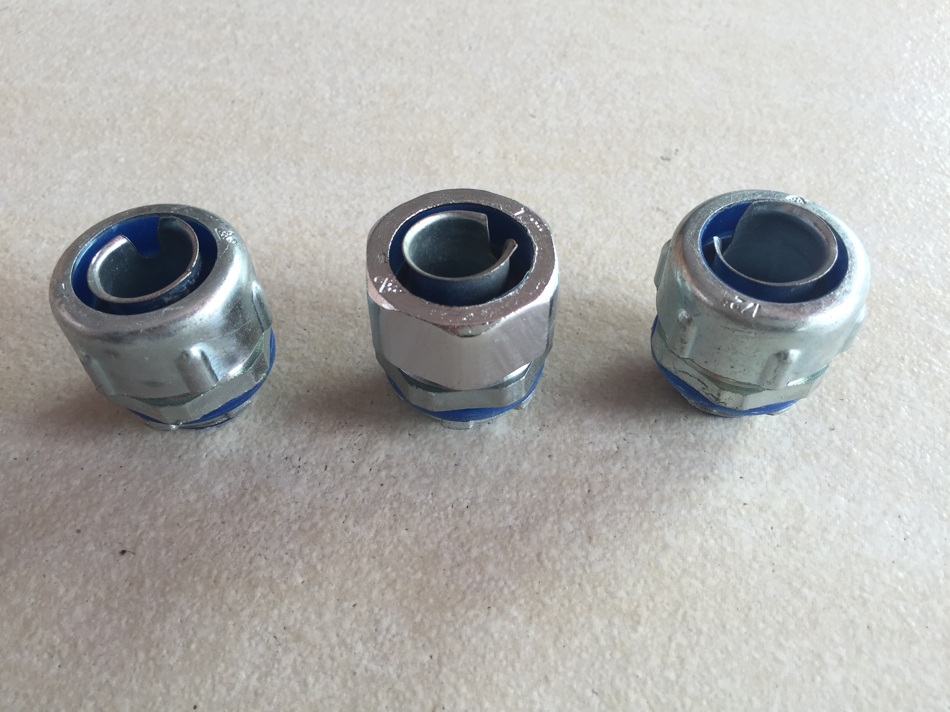 供應(yīng)廣州-特價(jià)批發(fā)PVC材質(zhì)軟管┃包塑金屬軟管生產(chǎn)【西鋼】