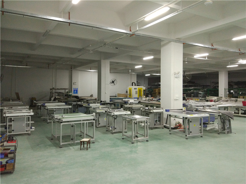 供應(yīng)拓荒牛汽車腳墊復(fù)合材料切割機(jī)廠價