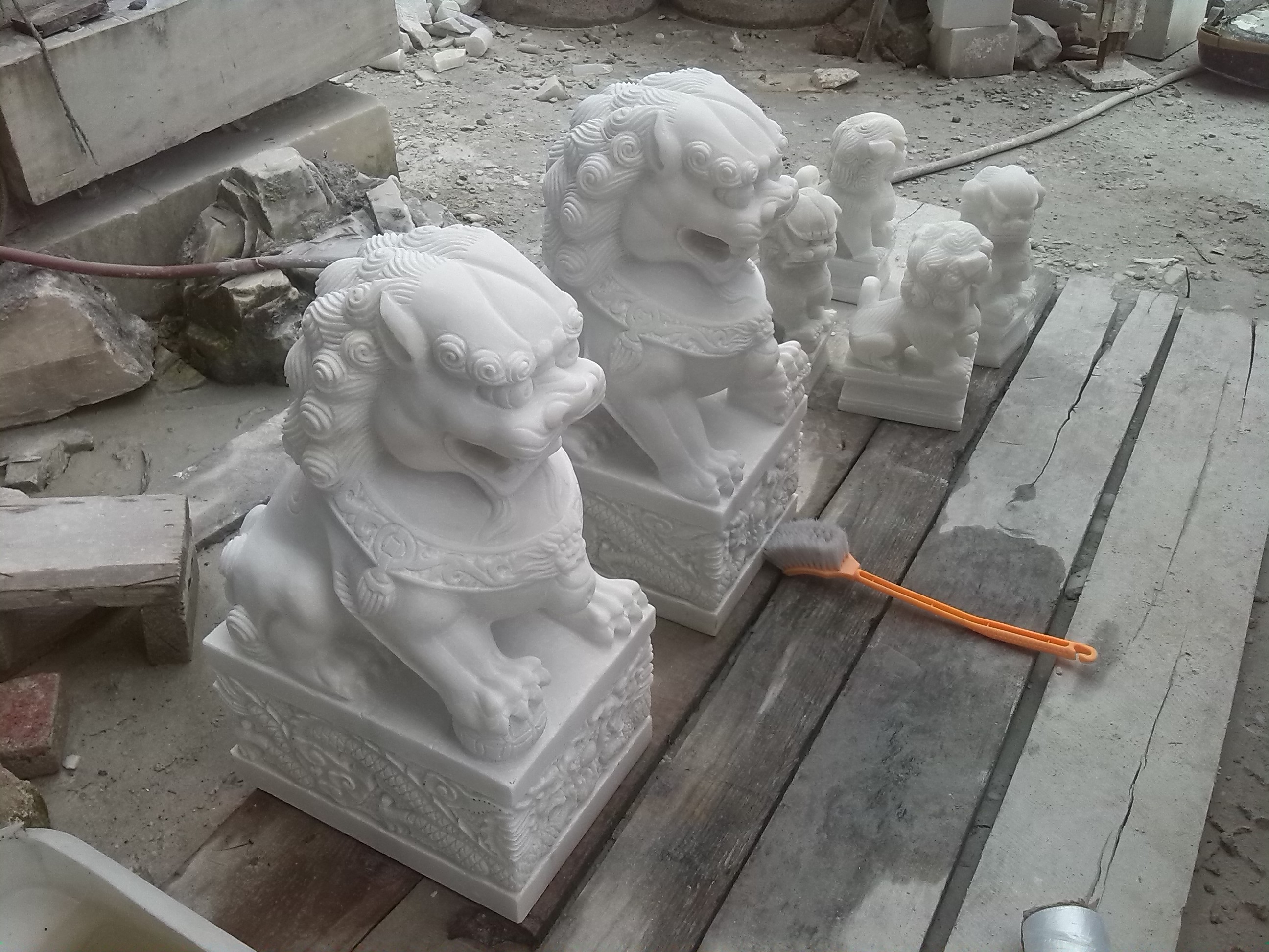 供應(yīng)漢白玉石雕石獅子、漢白玉石雕獅子制造商、漢白玉石雕獅子直銷