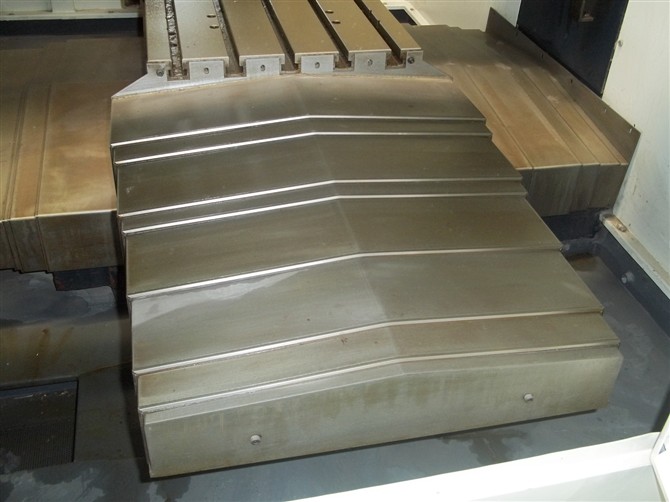 鋼板防護(hù)罩生產(chǎn)廠家  機(jī)床導(dǎo)軌鋼板防護(hù)罩  防護(hù)罩生產(chǎn)廠家