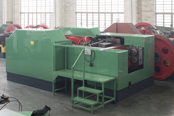 供應(yīng)自動(dòng)螺母冷鐓機(jī)，螺母冷鐓機(jī)價(jià)格，螺母冷鐓機(jī)哪里有