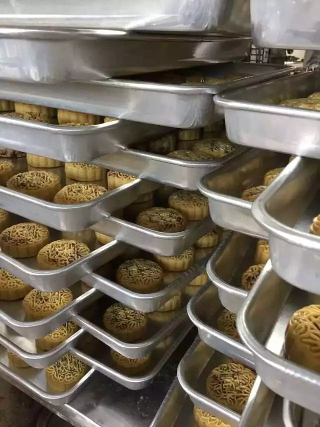 供應(yīng)成都內(nèi)江宜賓德陽(yáng)月餅包餡機(jī)廠家自貢瀘州綿陽(yáng)資陽(yáng)簡(jiǎn)陽(yáng)月餅包餡機(jī)