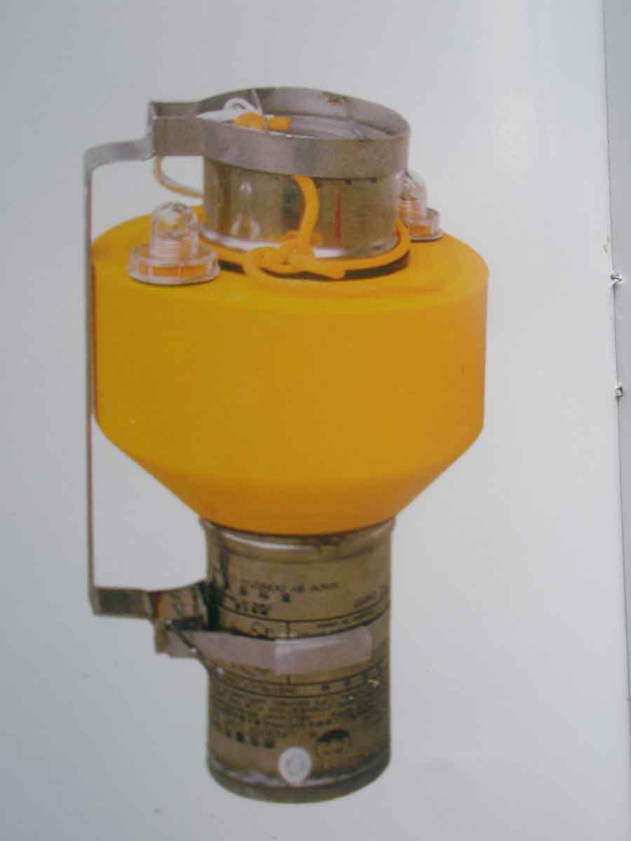 供應(yīng)救生圈自亮浮燈報(bào)價(jià)自亮浮燈海水自浮燈