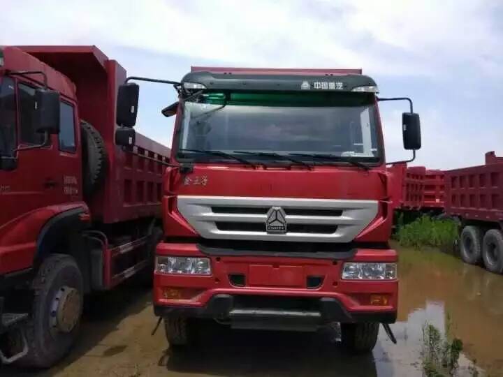 供應(yīng)金王子340馬力5.6米自卸車