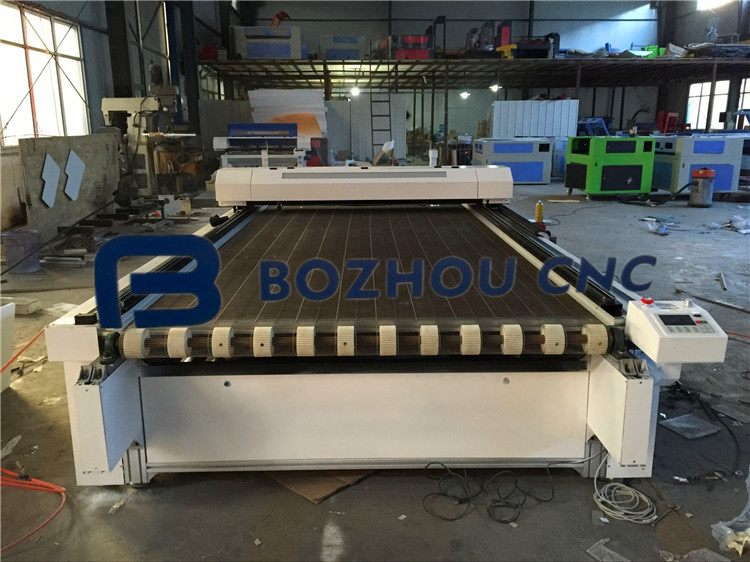 供應(yīng)1626自動(dòng)送料服裝布料裁剪機(jī)