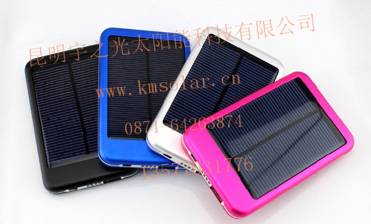 太陽(yáng)能手機(jī)充電器多功能光伏充電寶戶外便攜式移動(dòng)電源旅行游玩必備產(chǎn)品