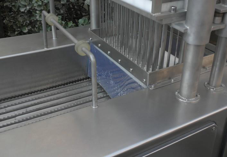 鄭州泓源80針全自動(dòng)鹽水注射機(jī) 全自動(dòng)鹽水注射機(jī) 質(zhì)鹽水注射機(jī)