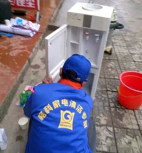 清洗家電多少錢一臺(tái)？專業(yè)的油煙機(jī)清洗服務(wù)加盟 家電清洗創(chuàng)業(yè)