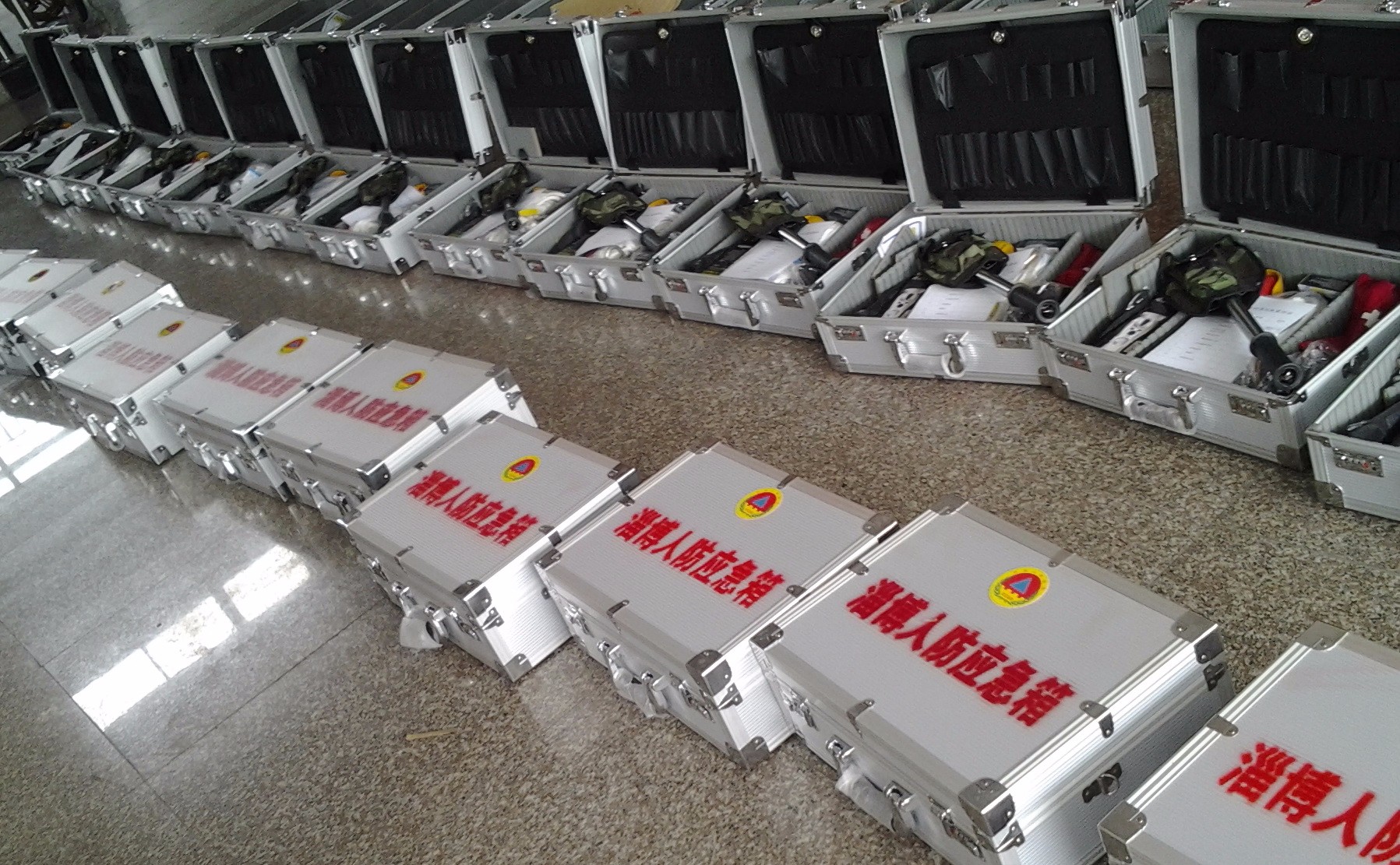 消防器材家庭必備 民防應(yīng)急箱 家庭應(yīng)急包 消防應(yīng)急包 必備