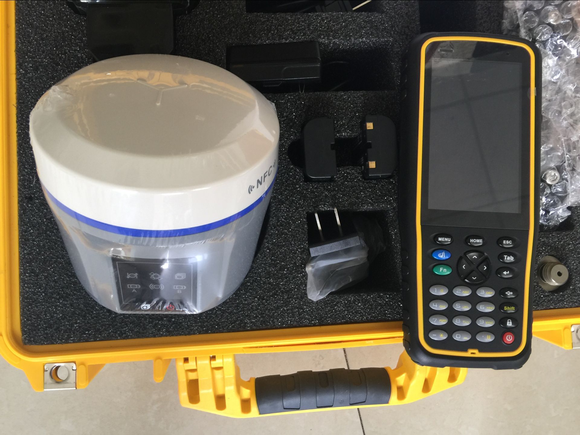 上海華測(cè)X10 RTK測(cè)量系統(tǒng) 帶電子氣泡GPS 傾斜測(cè)量GNS