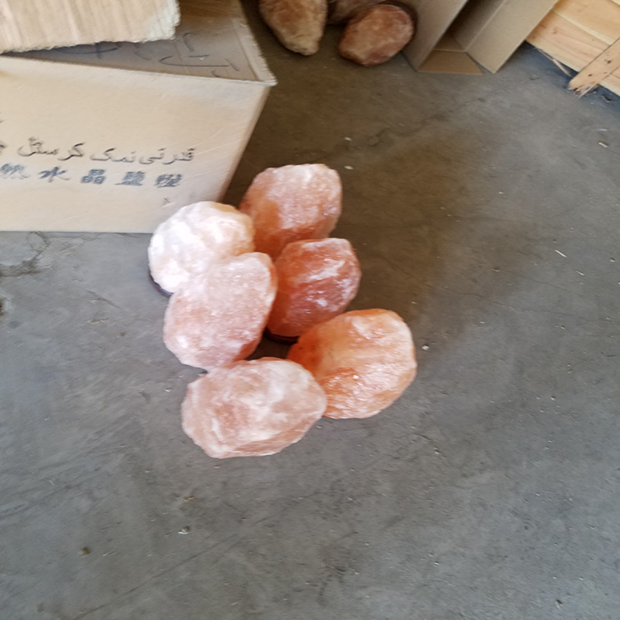 供應(yīng)喜馬拉雅鹽燈 水晶喜馬拉雅鹽燈 河北省靈壽李京礦業(yè) 批發(fā)大量的鹽 供應(yīng)馬來西亞鹽燈