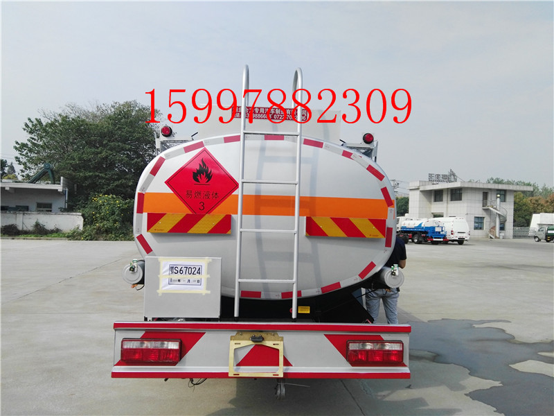 東風(fēng)多利卡運油車10方大容積 質(zhì)量可靠價格實惠