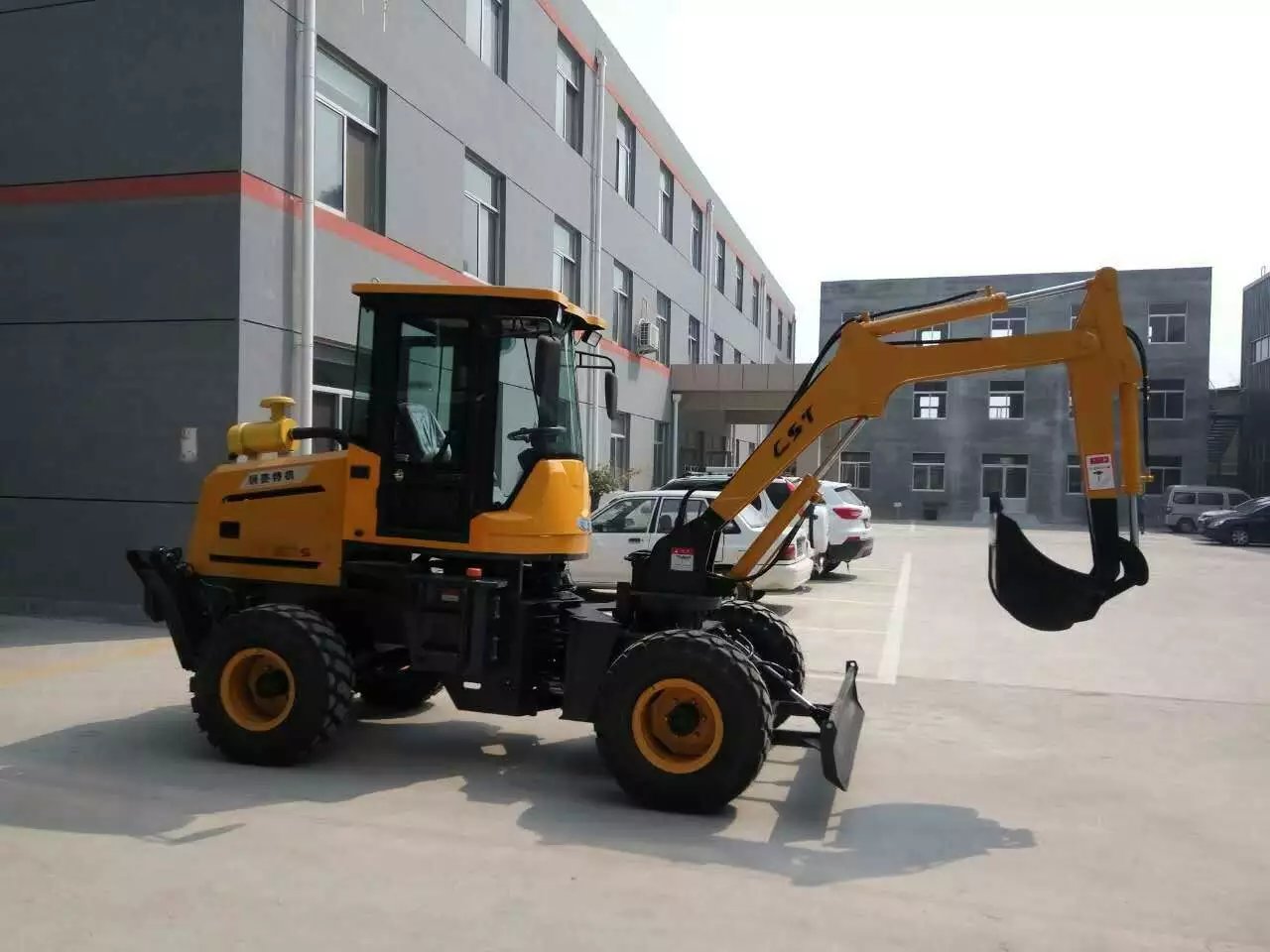 輪胎式挖掘機(jī) 抓裝機(jī) 小型挖掘機(jī)經(jīng)濟(jì)實用性能優(yōu)越*惠