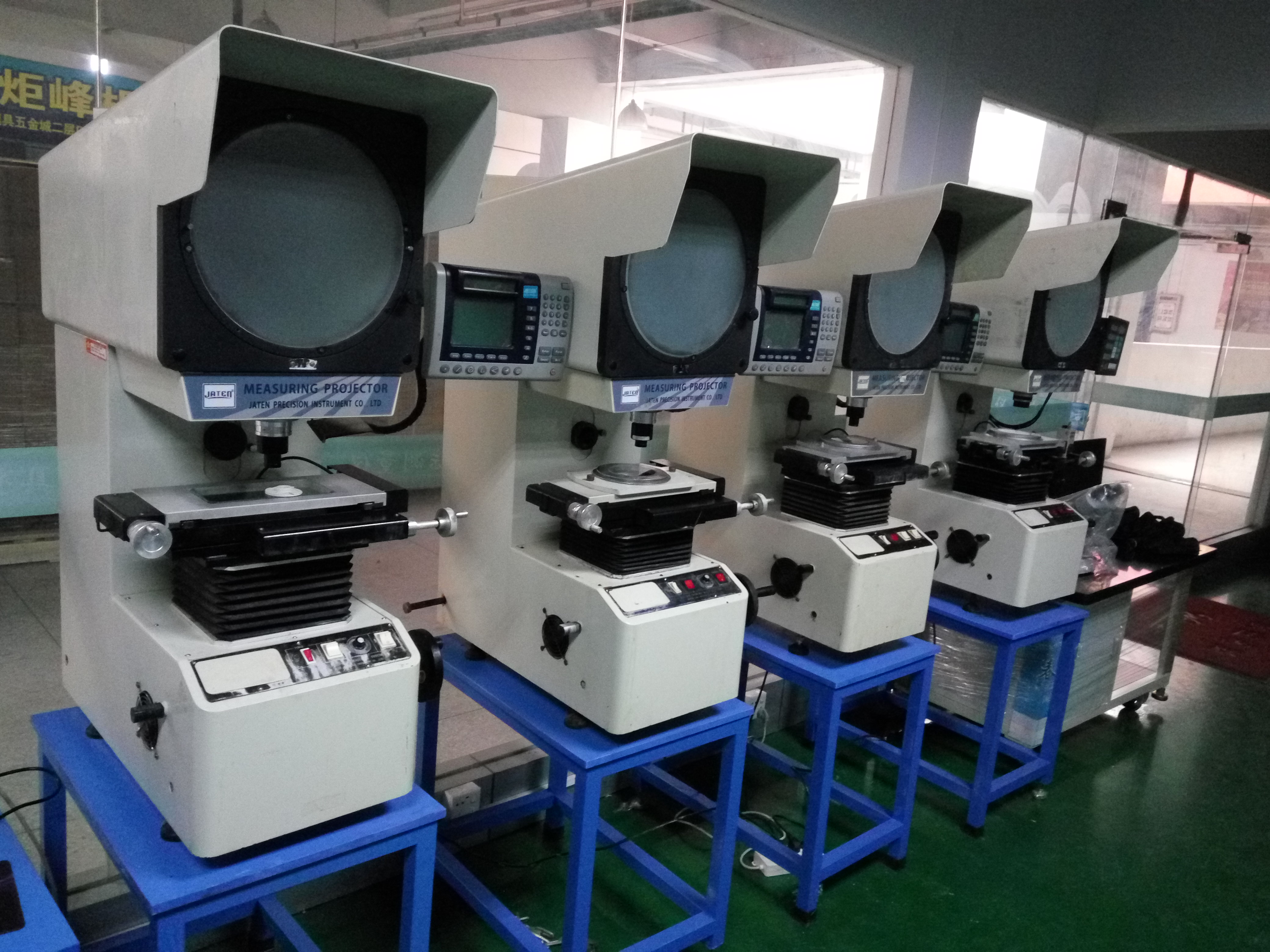 二手嘉騰投影儀九成新，*銷售