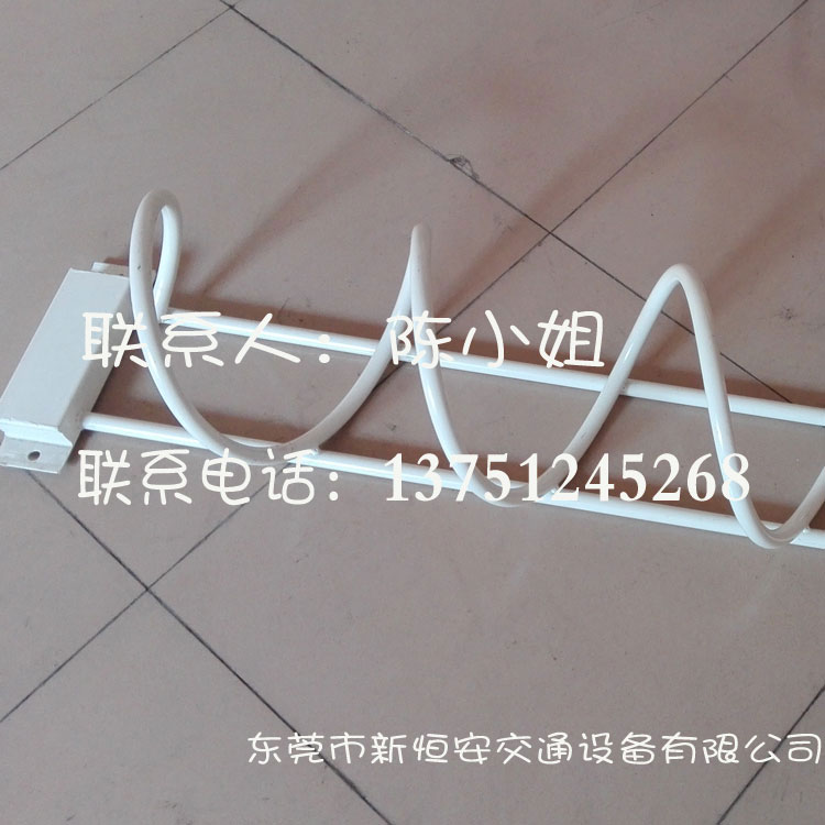 道路停車區(qū)域安裝非機動車停車架、停車方便安裝簡單