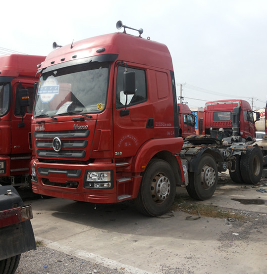 陜汽德龍F(tuán)3000雙導(dǎo)向牽引車德龍F(tuán)3000二手半掛