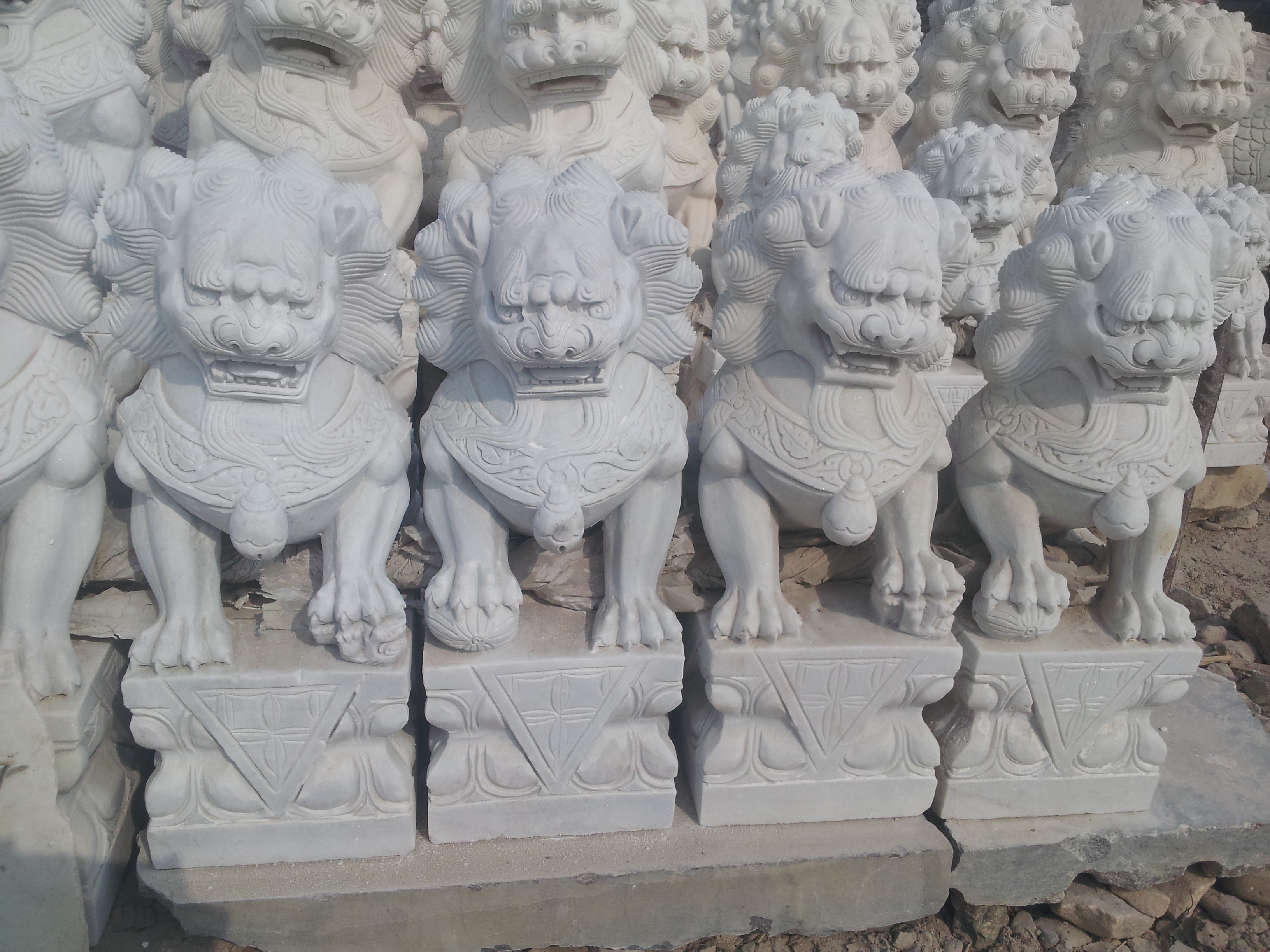 中銘盛世石獅子雕刻