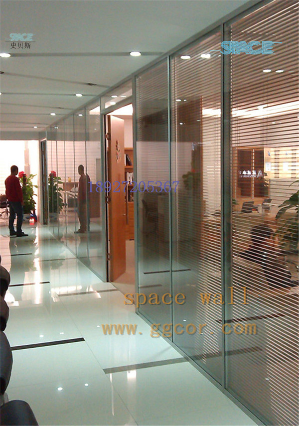 專業(yè)承接辦公玻璃隔斷成品工程